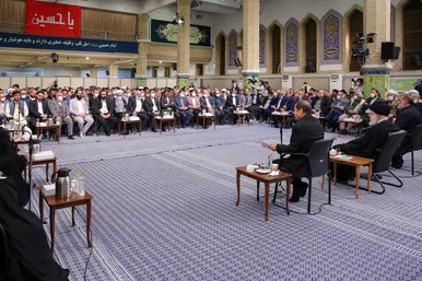 دیدار شاعران و اساتید ادبیات فارسی با رهبر انقلاب