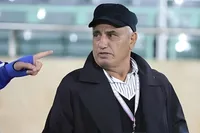 اصغر شرفی: بازیکنان استقلال برای هضم غذا می‌دوند