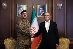 رئیس&zwnj;جمهور در دیدار با فرمانده ارتش پاکستان: تهران خواهان صلح و ثبات پایدار در منطقه است