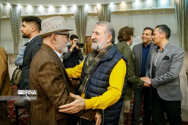 عکس‌هایی از افطاری رئیس جمهور با بازیگران