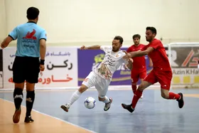 توقف دوباره رکن آذین در روز پیروزی درخشان فرش&zwnj;آرا