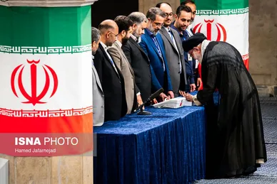 عکس‌هایی از حضور رهبر معظم انقلاب در شعبه اخذ رأی چهاردهمین انتخابات ریاست‌جمهوری