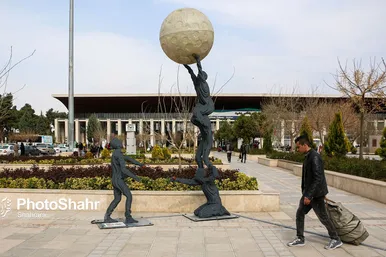 یادمان‌های نوروزی در خیابان‌های شهر