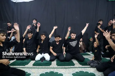 عکس‌هایی از مراسم علم کشیِ مهاجران افغانستانی در گلشهر مشهد