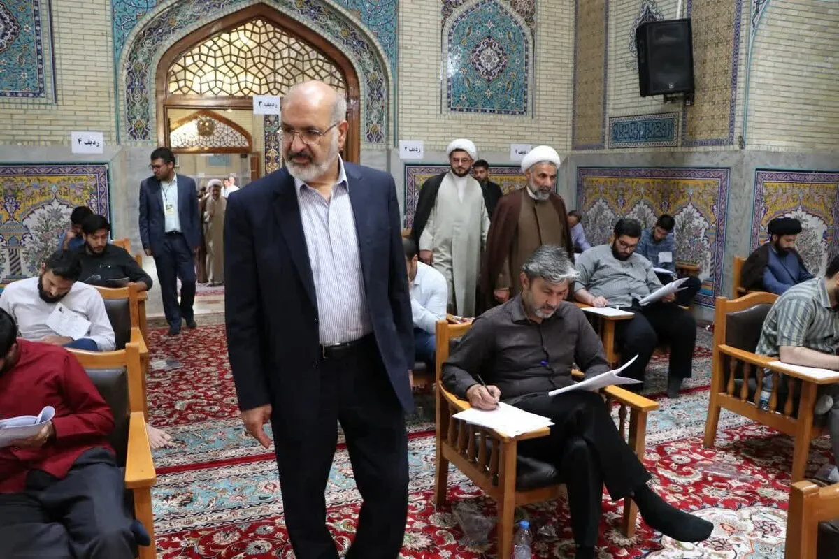آزمون ورودی دانشگاه علوم اسلامی رضوی برگزار شد