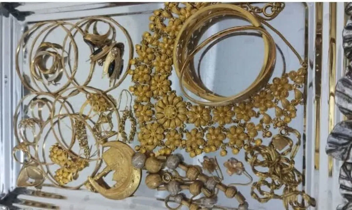 اهدای ۲۸۰ گرم طلا توسط بانوان مینابی در پویش اهدای طلا