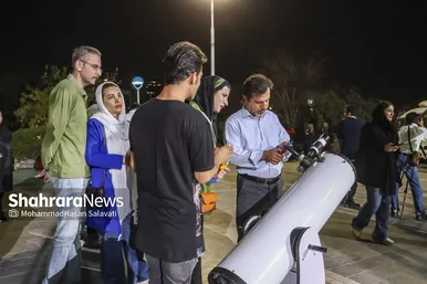 گزارش تصویری | ویژه‌برنامه «رصد ماه سرخ» در بوستان کوهسنگی مشهد
