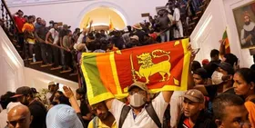 نخست&zwnj;وزیر سریلانکا با کناره&zwnj;گیری موافقت کرد