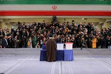 حضور رهبر معظم انقلاب در انتخابات مجلس شورای اسلامی و مجلس خبرگان رهبری