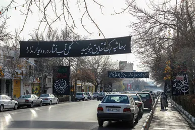 فضاسازی شهر مشهد به مناسبت ایام فاطمیه و سالگرد شهادت سردار سلیمانی