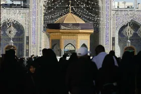 حرم نوشت&zwnj;های یک خادمه | مادری دور از وطن
