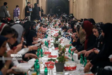 افطاری در کوچه گلچینان یزد