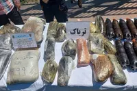۶۶۴ بسته هروئین و تریاک از معده ۹ قاچاقچی مواد مخدر کشف شد