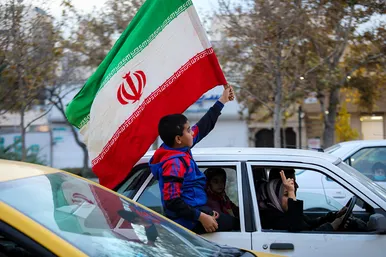 شادی مردم مشهد بعد از برد تیم ملی ایران