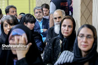 آغاز به کار ستاد‌های مرکزی انتخاباتی سعید جلیلی و مسعود پزشکیان در مشهد