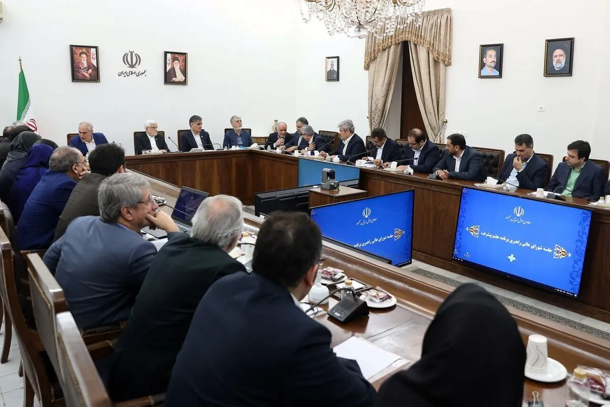 عارف: اولویت و راهبرد اول دولت، اجرایی‌کردن برنامه هفتم پیشرفت است