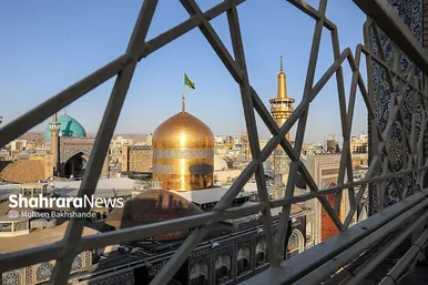 عکس‌هایی از مراسم تعویض پرچم گنبد حرم امام رضا (ع) (۱۷ شهریور ۱۴۰۳)