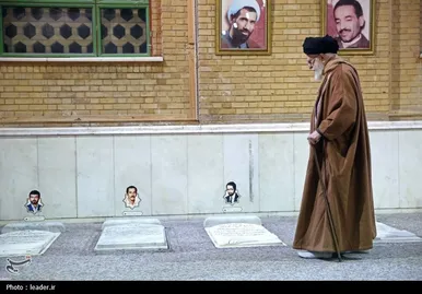 گزارش تصویری | حضور رهبر انقلاب اسلامی در حرم مطهر حضرت امام خمینی (ره)