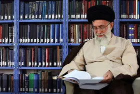مستند &laquo;غیررسمی&raquo; با موضوع اهتمام رهبری به کتاب و کتابخوانی، روی آنتن شبکه قرآن می&zwnj;رود + زمان پخش