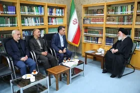 آیت&zwnj;الله علم&zwnj;الهدی تأکید کرد: ضرورت اجرای دقیق قوانین مالیاتی با عدالت محوری و مقابله با فرار مالیاتی