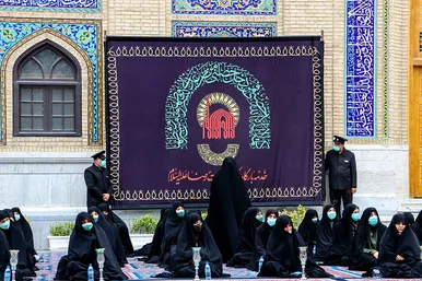 آئین اذن عزای حسینی و تعویض پرچم گنبد حرم مطهر رضوی