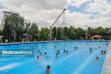 عکس‌هایی از استخر روباز پارک ملت