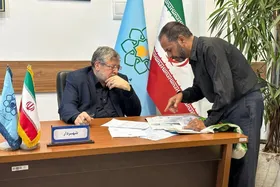 دیدار و گفت&zwnj;وگوی شهردار مشهدمقدس با مردم در نمایشگاه هفته دولت + فیلم