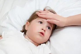 هشدار فوق تخصص کودکان: دوش آب سرد، کودک تب&zwnj;دار را وارد شوک می&zwnj;کند