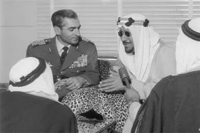 بحرین، هبه پهلوی به انگلیس