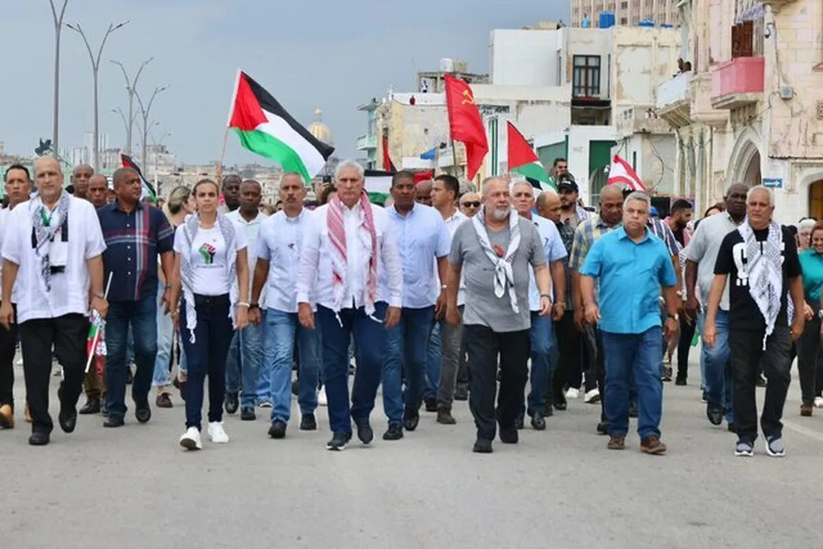 حضور رئیس‌جمهور کوبا با چفیه در راهپیمایی حمایت از فلسطین