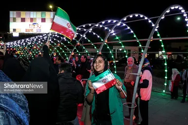 شادی مردم مشهد بعد از برد تیم ملی ایران ۲