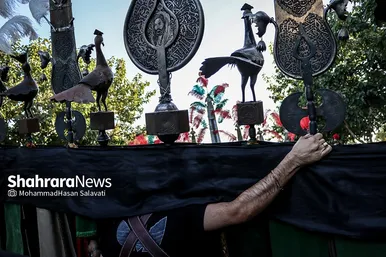 حرکت کاروان نمادین اسرای کربلا در مشهد