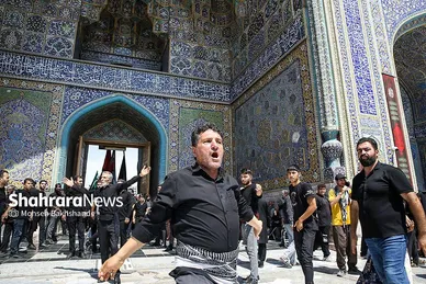 گزارش تصویری | عزاداری زائران رضوی در سوگ رحلت پیامبر اکرم (ص) و شهادت امام حسن مجتبی (ع) در حرم رضوی