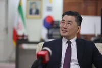 ویدئو| اجرای جالب آهنگ «پرسون پرسون» توسط سفیر کره جنوبی در ایران