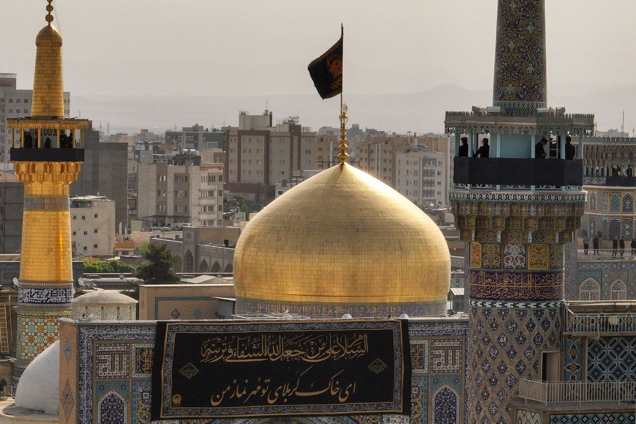 برگزاری آیین ۳۰۰ ساله «صلا» در بامداد اولین روز محرم در مشهد | نوای «یا حسین (ع)» بر فراز گلدسته‌های حرم مطهر رضوی