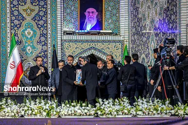 تصاویری از استقبال و تشییع پیکر رئیس جمهور رئیسی و شهدای خدمت در مشهد