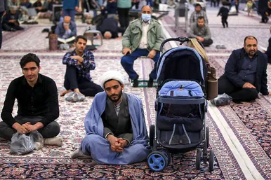 جلسه «درس‌هایی از قرآن» با حضور حجت‌الاسلام قرائتی در حرم مطهر رضوی