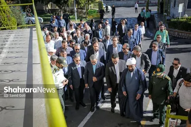 گزارش تصویری | بهره‌برداری از بزرگ‌ترین نیروگاه خورشیدی سقفی کشور