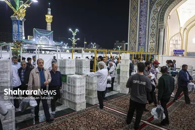 گزارش تصویری | ضیافت افطار در حرم مطهر رضوی