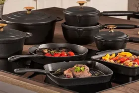 چگونه ظرف&zwnj;های چدنی را در خانه نونوار کنیم؟