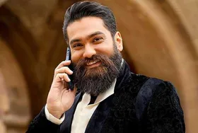 ویدئو | رانندگی علی زندوکیلی با کامیون ماک قدیمی!