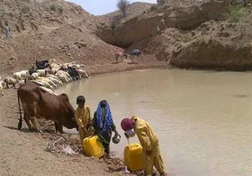 درباره وضعیت نابسامان آب شرب مردم سیستان&zwnj;وبلوچستان | چالش یک لیوان آب کثیف!