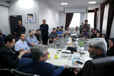 حضور شهردار مشهد در روزنامه شهرآرا به مناسبت روز خبرنگار