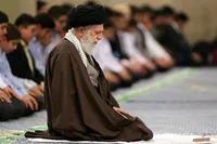 ویدئو | توضیحات مکبر معروف درباره‌ نقل جمله عجیبی در مراسم وداع با رهبر شهید