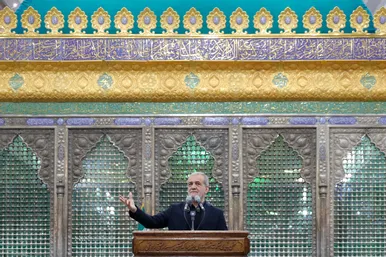 گزارش تصویری | تجدید میثاق هیئت دولت با آرمان‌های امام راحل و شهدای انقلاب اسلامی (۱۳ بهمن ۱۴۰۳)