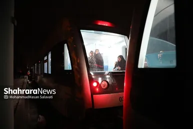 مانور اضطراری خارج شدن قطار شهری از ریل در مشهد