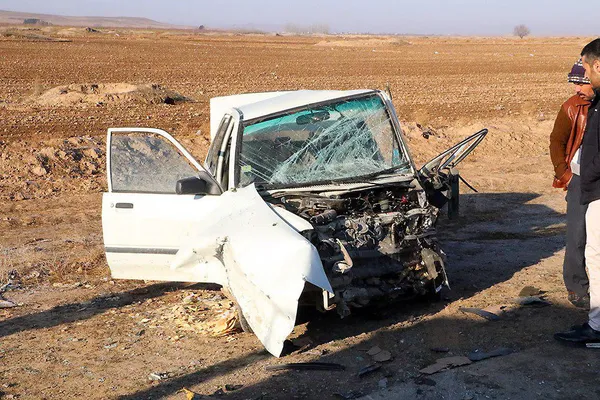 دو راننده محبوس شده در پراید در جاده گوارشک نجات یافتند