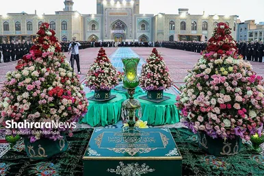 عکس‌هایی از مراسم تعویض پرچم گنبد حرم امام رضا (ع) (۱۷ شهریور ۱۴۰۳)