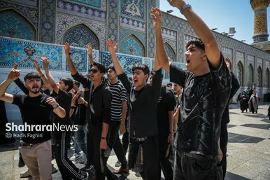 گزارش تصویری | دسته‌های عزاداری ظهر تاسوعا در حرم مطهر رضوی (۳ تیرماه ۱۴۰۵)