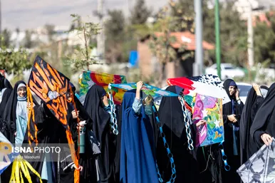 گزارش تصویری | پرواز بادبادک‌ها به یاد کودکان میناب